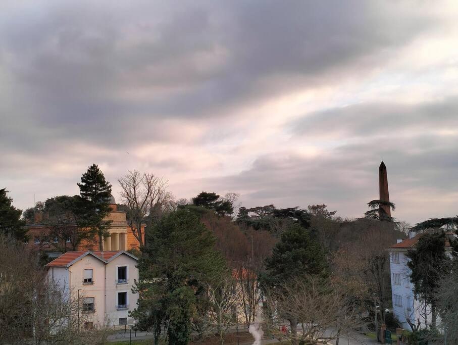 Charmant Logement, Vue Sur Toulouse 1 Min Du Metro Exterior photo
